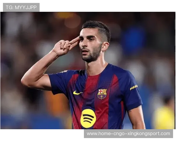 费兰托雷斯迎球直接打门稍稍偏出 费兰托雷斯迎球直接打门稍稍偏出